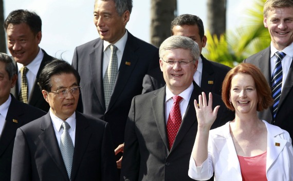 World leaders pose for the family photo at the Asia-Pacific Economic Cooperation Summit in Honolulu, Hawaii.