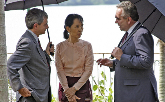 Nobel Laureate Suu Kyi meets U.S. Assistant Secretary of State Campbell and U.S. embassy charge d’affaires Dinger in Yangon