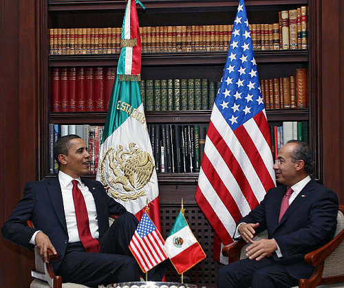 Presidents Barack Obama and Felipe Calderon at Los Pinos. Courtesy of El Enigma at Flickr.