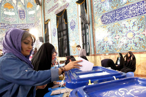 Iran woman voting parliament elections
