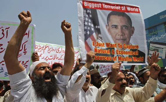 Protesters condemn the killing of Osama bin Laden in Mutlan, Pakistan on May 8, 2011.