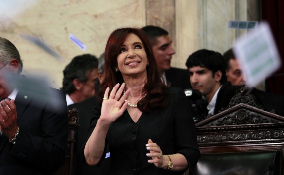 Argentina’s President Cristina Fernandez de Kirchner waves as she enters Congress for the inauguration of the annual ordinary sessions in Buenos Aires (Marcos Brindicci / Courtesy Reuters).