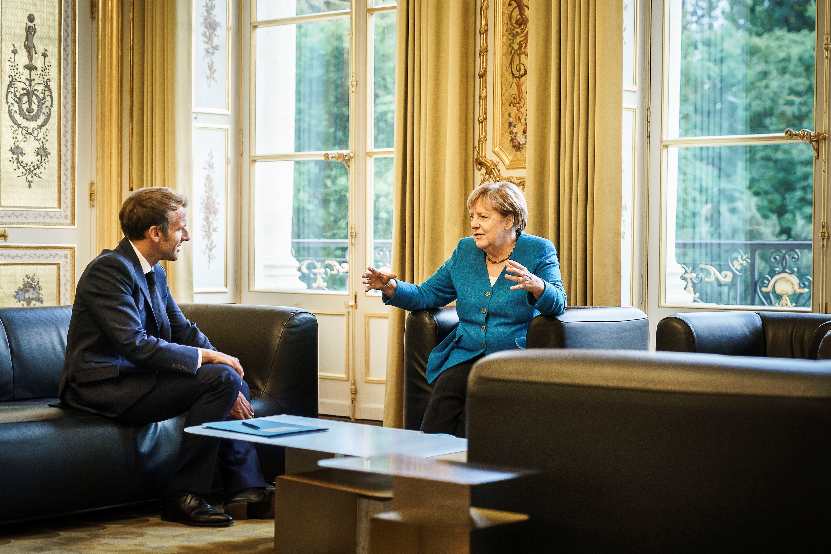 Angela Merkel meets with French president Emmanuel Macron