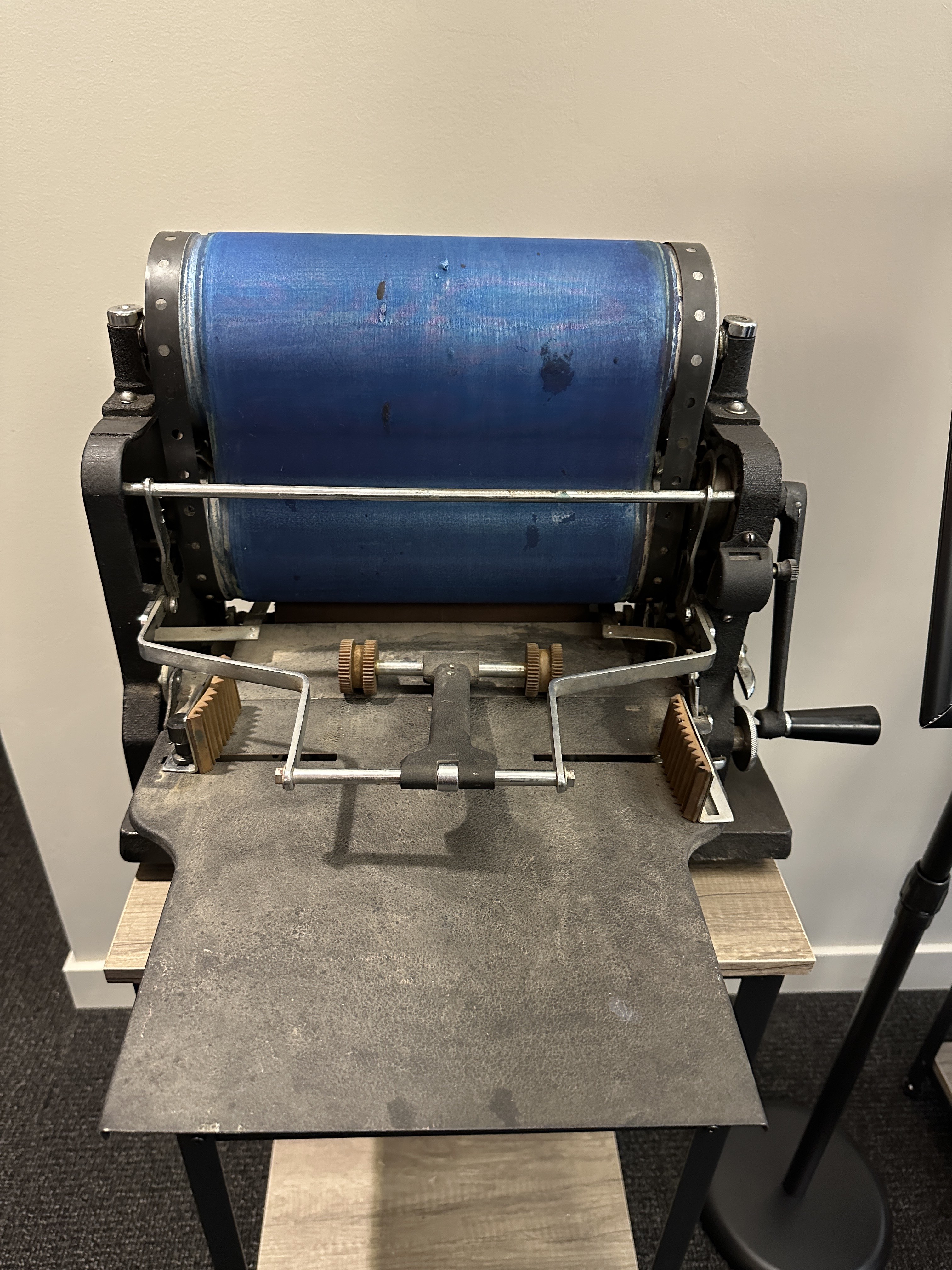 The mimeograph machine shown at the exhibition. 