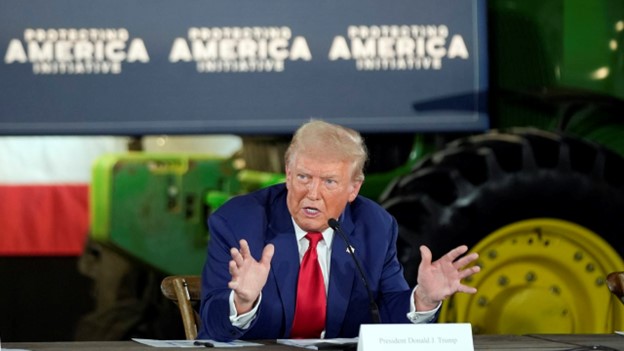 Trump holds press conference at Smithton, Pennsylvania